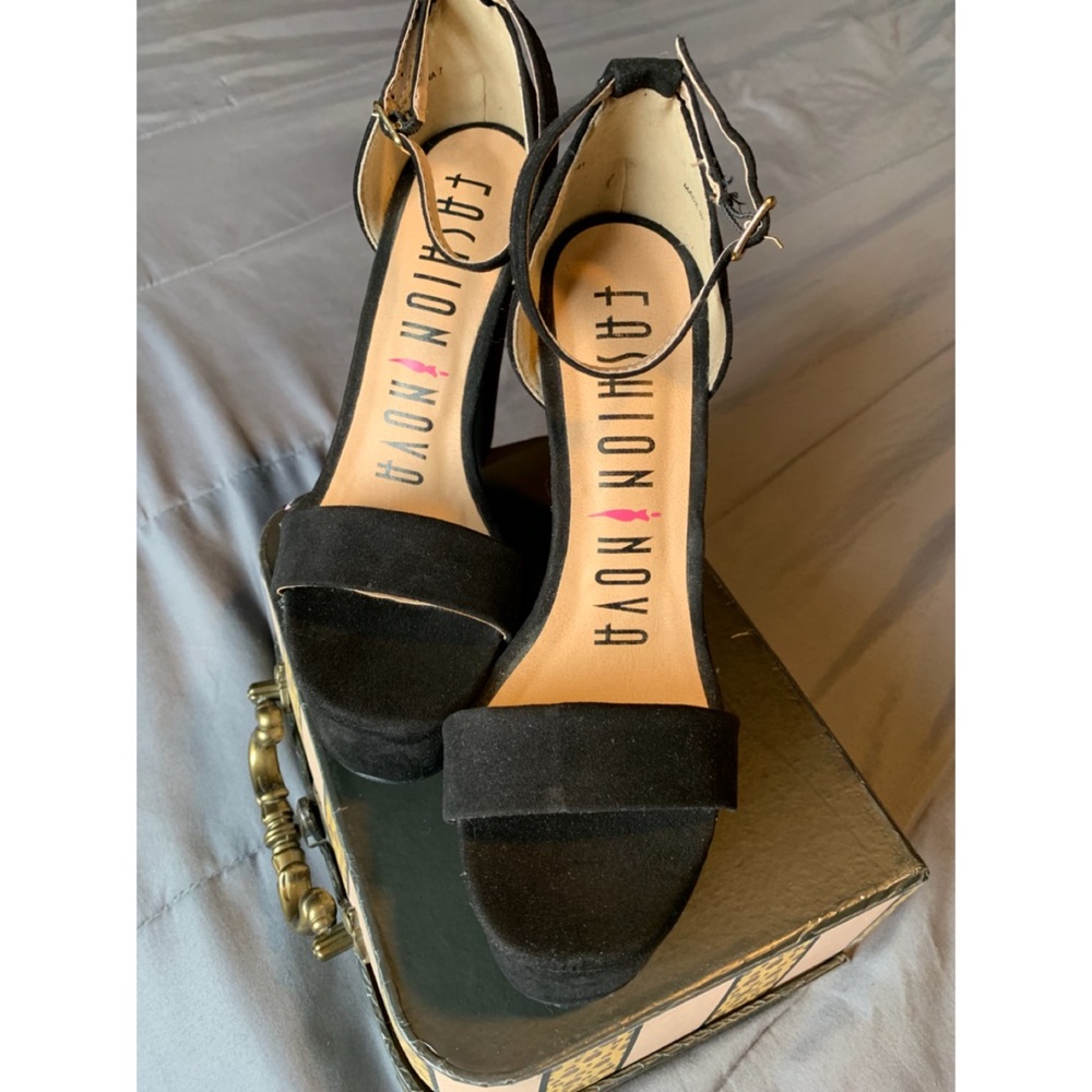 NEVER WORN Fashion Nova Heels